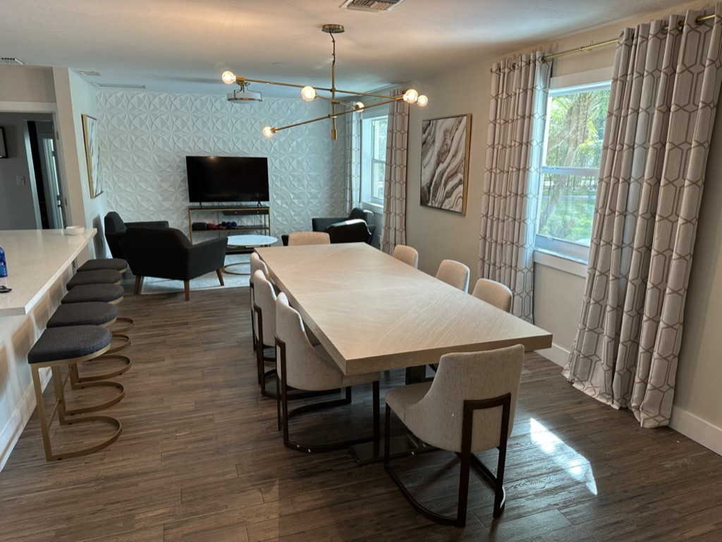 Family and Dining Room – Open-Concept Interior Design